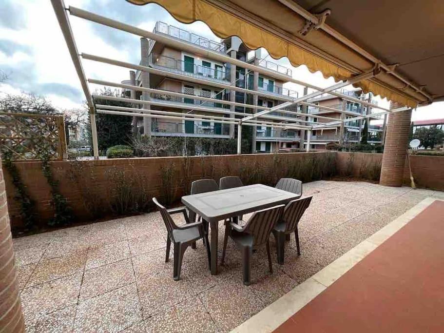 Appartamento Tranquillo Con Patio E Piscina La Caduta Екстериор снимка
